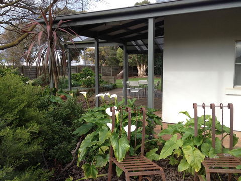 Girraween House - Geraldton Accommodation 1