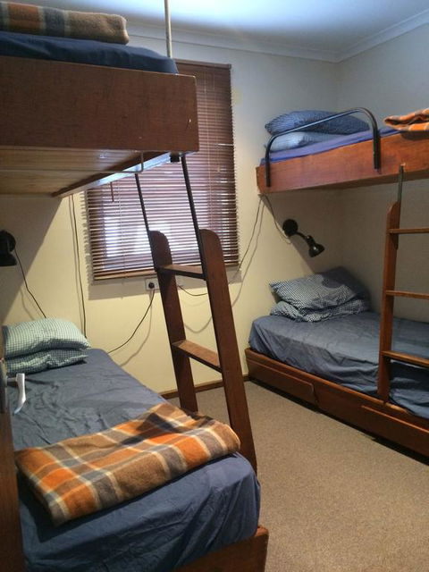 Gliss Ski Club - Geraldton Accommodation 3