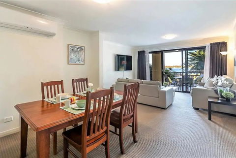 Gold Coast Apartment At Sandcastles On Broadwater - Geraldton Accommodation 2