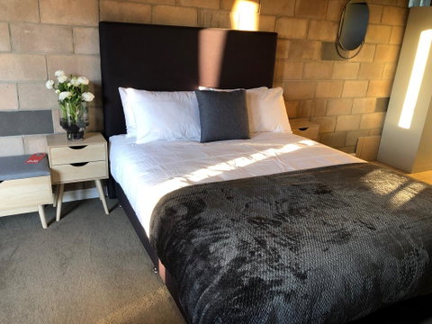 Granite Belt Cabins - Geraldton Accommodation 1