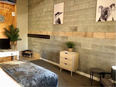 Granite Belt Cabins - Geraldton Accommodation 2