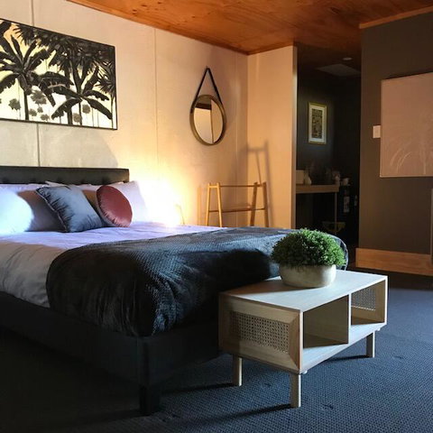 Granite Belt Cabins - Geraldton Accommodation 3