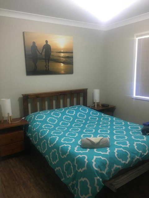 Grey Pebbles - Geraldton Accommodation 2