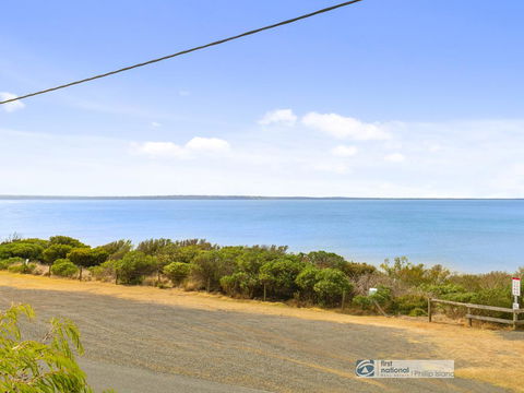 Grossard Point, The Lighthouse, Ventnor - Geraldton Accommodation 1