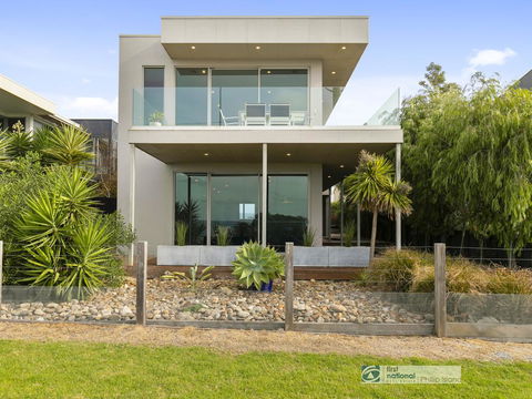 Grossard Point, The Lighthouse, Ventnor - Geraldton Accommodation 2