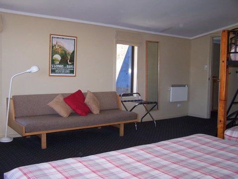 Guthega Inn - Geraldton Accommodation 2