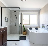 Hamptons Waterfront Getaway - Geraldton Accommodation