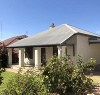 Happy Hours - Geraldton Accommodation
