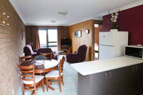 Haus Tirol 4 - Geraldton Accommodation 2
