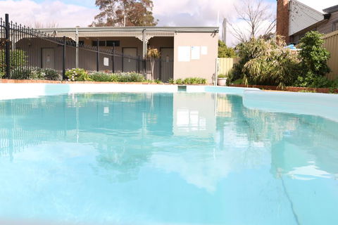 Hermitage Motel - Geraldton Accommodation 0