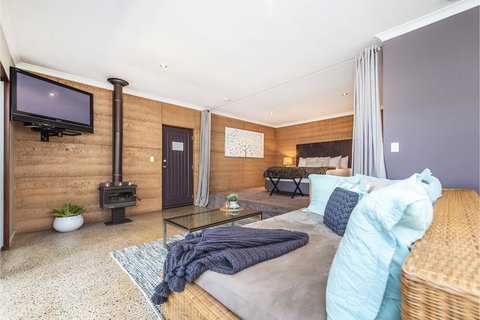Hidden Valley Eco Spa Lodges & Day Spa - Geraldton Accommodation 3