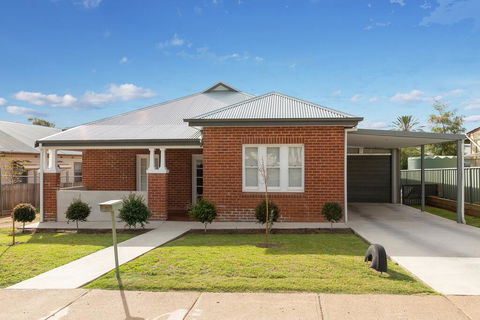 Home Away From Home - Geraldton Accommodation 0