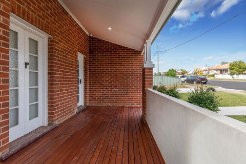 Home Away From Home - Geraldton Accommodation 1