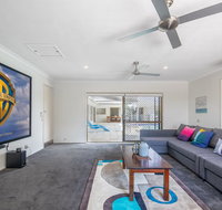 Homely Getaways in Broadbeach Waters - Geraldton Accommodation