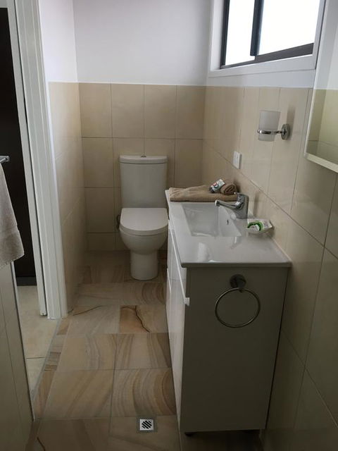 Hotel Corones - Geraldton Accommodation 3