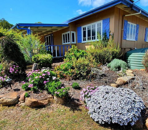 James Farmhouse - Geraldton Accommodation 2