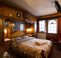 Karelia Alpine Lodge - Geraldton Accommodation