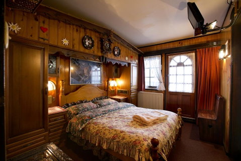 Karelia Alpine Lodge - Geraldton Accommodation 0