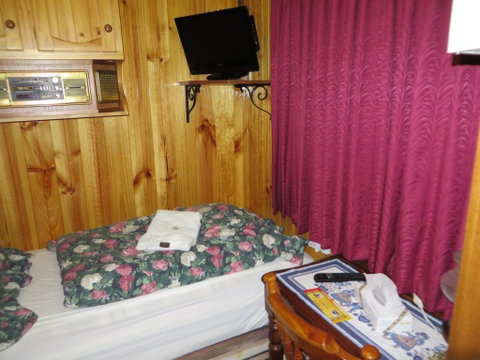 Karelia Alpine Lodge - Geraldton Accommodation 2