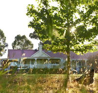 Karri House. Eat - Stay - Love