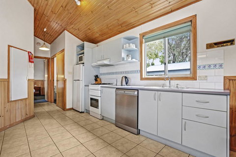 Kendalls Beach Holiday Park - Geraldton Accommodation 2