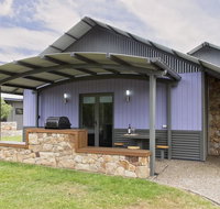 Kickenback Studio - Contemporary accommodation in the heart of Crackenback - Geraldton Accommodation