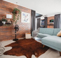 Kirra Hill Coolangatta Renovated Apt w Beach Views - Geraldton Accommodation