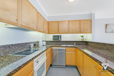 KOZYGURU THE ROCKS HARBOUR BRIDGE VIEW 1 BED APT SWIMMING POOL NTR098 - Geraldton Accommodation 3