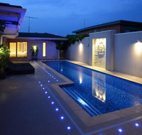 Kraimorie Large family beach house with pool superb water views pool and games room - Geraldton Accommodation