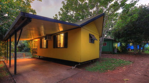 Lake Eacham Tourist Park & Cabins - Geraldton Accommodation 2