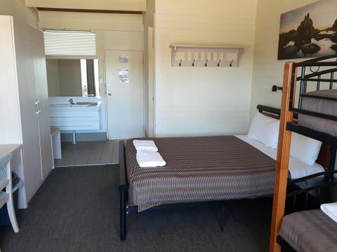 Lake Jindabyne Hotel - Geraldton Accommodation 3