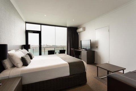Lakes Hotel - Geraldton Accommodation 3