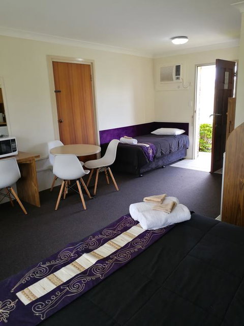 Lakeside Lodge Motel - Geraldton Accommodation 3