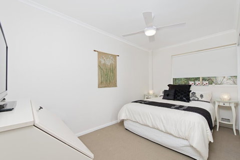 Laze Dayz At Lighthouse - Studio With Shared Pool - Geraldton Accommodation 2