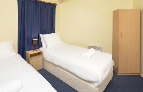 Leo's Cottage - Geraldton Accommodation 1