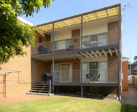 LIFE'S A BEACH - Geraldton Accommodation 0