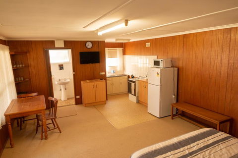 Limestone Cottage - Geraldton Accommodation 2