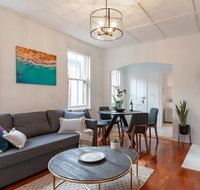 Luxurious Heritage Home with Harbour Bridge Views - Geraldton Accommodation