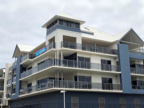 Luxurious Mandurah Marina Apartment - Geraldton Accommodation 1