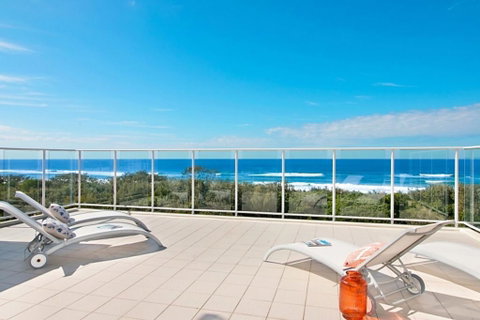 LUXURY BALE PENTHOUSE & JACUZZI SPA 1328 NORTH CULTURE - Geraldton Accommodation 0