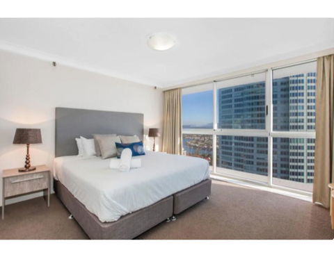 Luxury Holiday Escape High Above Surfers Paradise - Geraldton Accommodation 2