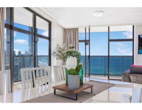Luxury Holiday Escape High Above Surfers Paradise - Geraldton Accommodation 1