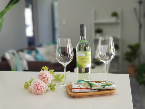 LUXURY HOUSE 10 MIN FROM BEACH WIFI+NETFLIX SLEEP 9 - Geraldton Accommodation 1