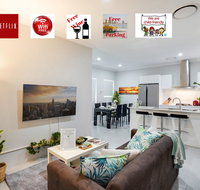 LUXURY HOUSE 10 MIN FROM BEACH WIFINETFLIX SLEEP 9 - Geraldton Accommodation