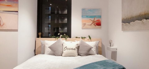 LUXURY KING APARTMENT PARRAMATTA CBD 1 MIN FROM STATION & WESTFIELD Sleeps 4 - Geraldton Accommodation 0