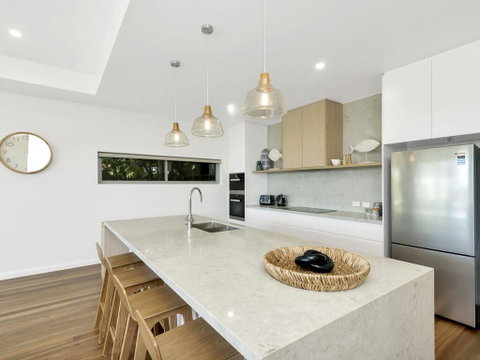 Luxury On Currumbin Beach - Geraldton Accommodation 2