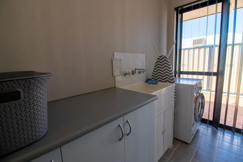 Madora Bay Beach House - Geraldton Accommodation 2