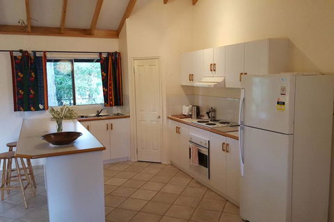 Magic Bush Hideaway 2 Azalea Court - Geraldton Accommodation 1