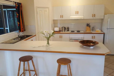 Magic Bush Hideaway 2 Azalea Court - Geraldton Accommodation 2