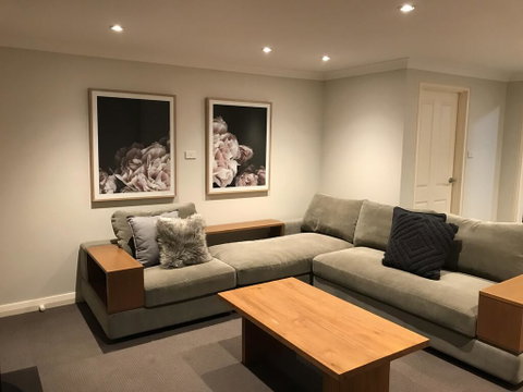 Maison Noir 1 - Geraldton Accommodation 2